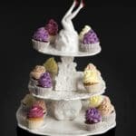 Blaue Blume Petit four stand red shoes