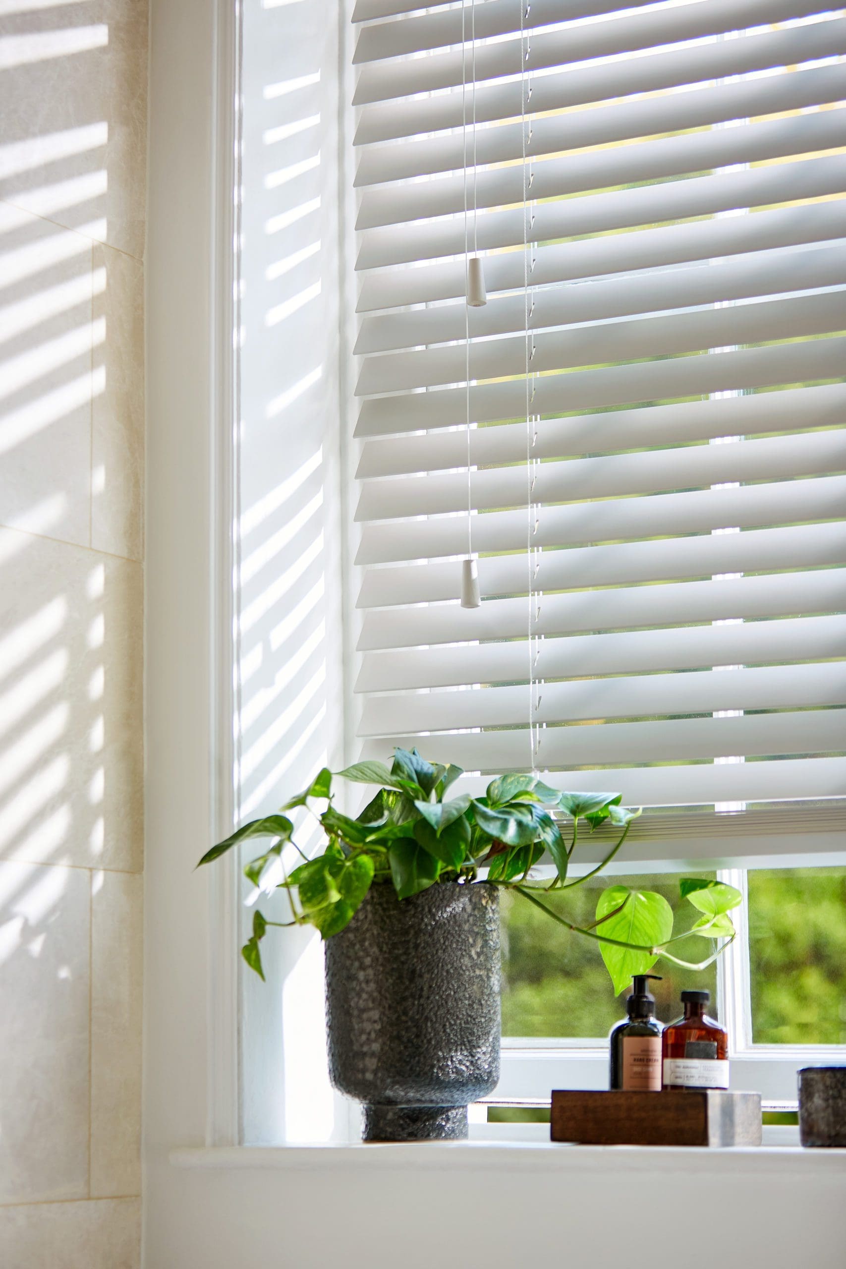 how to clean wooden blinds